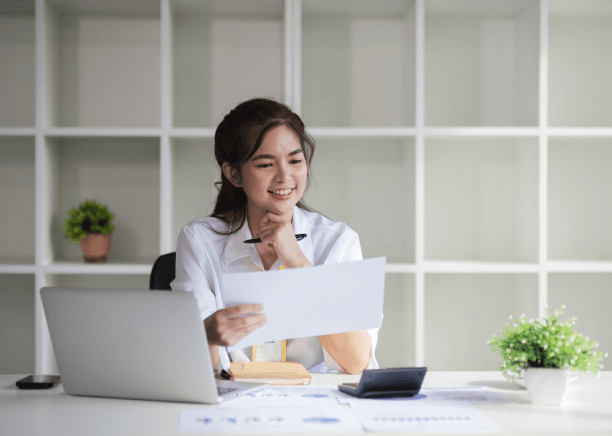 A customer uses Virginia’s certified translators for legal document translation, ensuring accurate translations.