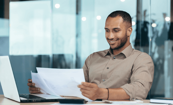 A customer uses Virginia’s instant free quote service for certified translation services, ensuring quick estimates.