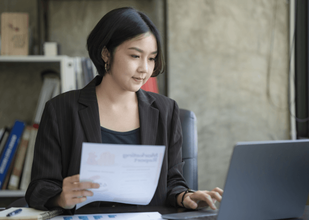 Professional translator providing accurate birth certificate translations for Virginia residents, ensuring legal recognition.