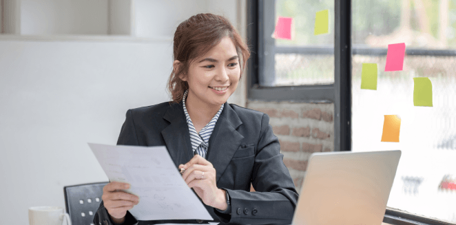 Certified translator offering reliable birth certificate translation in Virginia, ensuring legal and immigration acceptance.