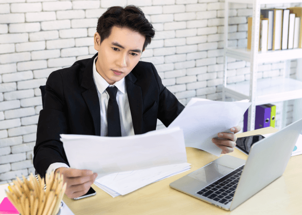 Expert providing professional certificate translation services in Virginia for a variety of official docs and certificates.